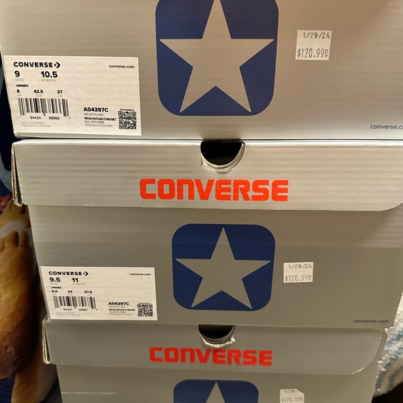 Converse - Picture 2 of 2